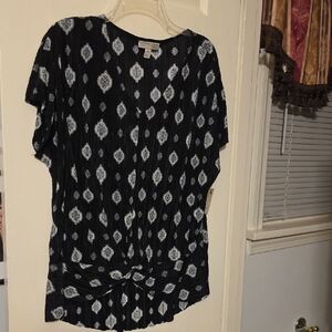 Dana Buchman Black and White Geometric Blouse